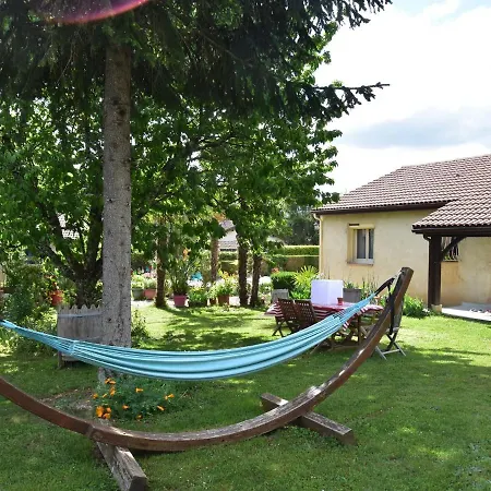 Beautiful With Courtyard בית נופש