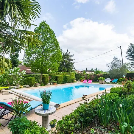 Beautiful With Courtyard בית נופש Calamane