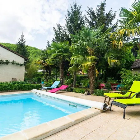 Beautiful With Courtyard *