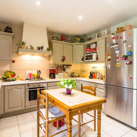 Beautiful With Courtyard בית נופש