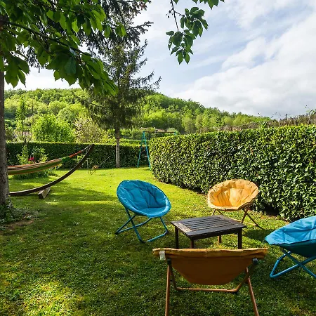 Beautiful With Courtyard בית נופש
