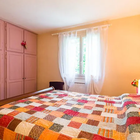בית נופש Beautiful With Courtyard